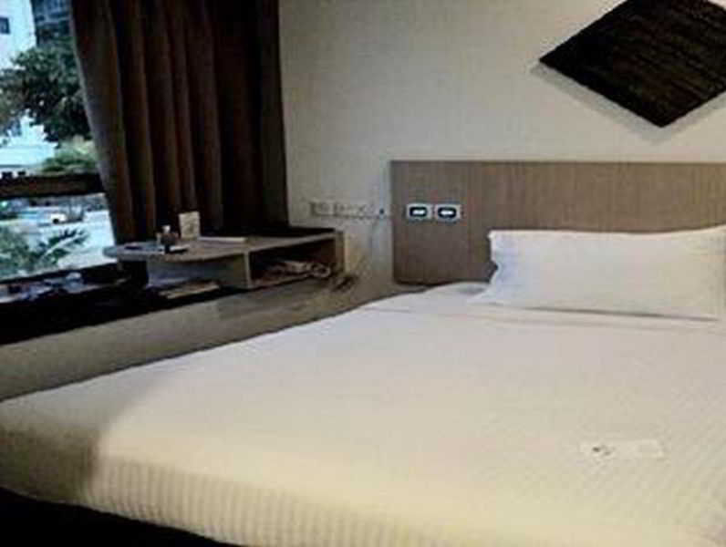 新加坡马里士他寰庭商旅酒店 外观 照片